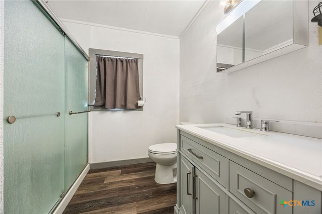 200 College Avenue, Florence, TX 76527