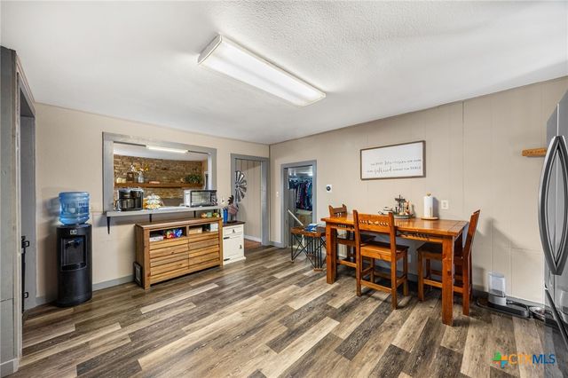 200 College Avenue, Florence, TX 76527