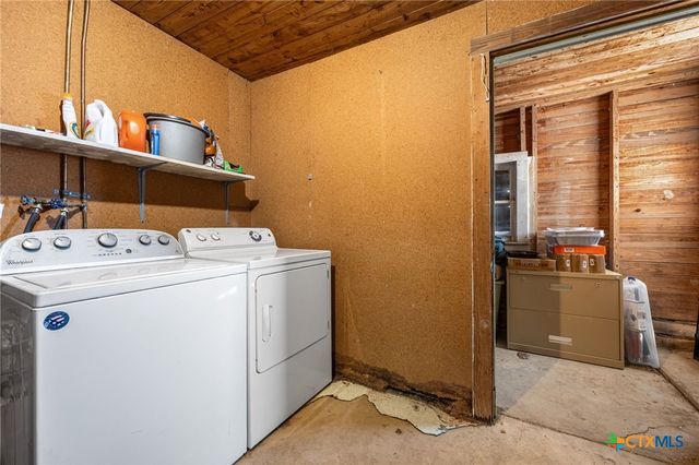 200 College Avenue, Florence, TX 76527