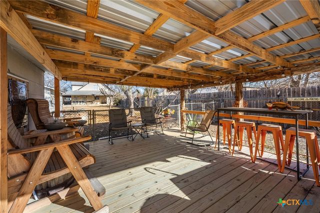 200 College Avenue, Florence, TX 76527