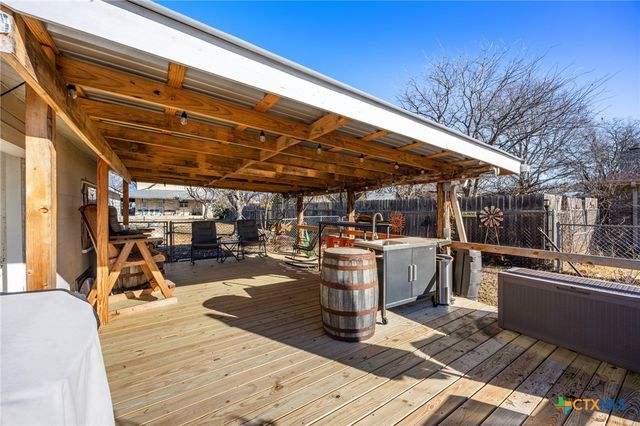 200 College Avenue, Florence, TX 76527