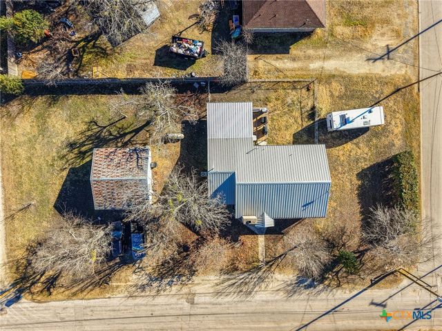 200 College Avenue, Florence, TX 76527