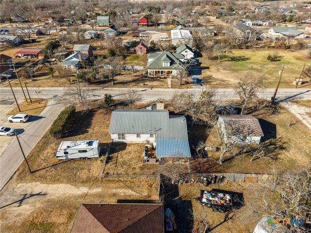 200 College Avenue, Florence, TX 76527