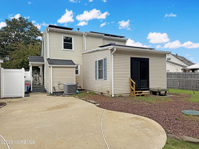 224 Sunset Lane, Howell, NJ 07731