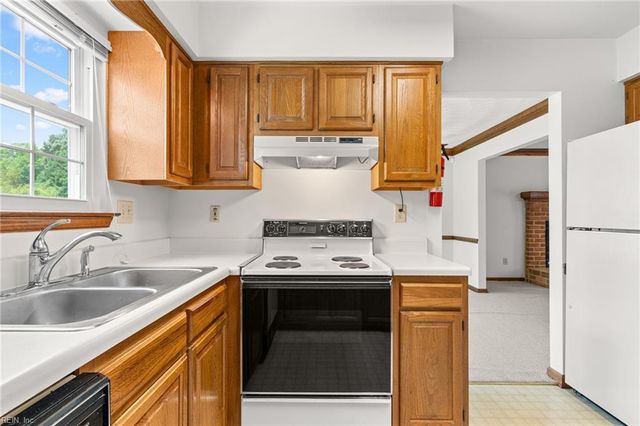 371 Knells Ridge DR, Chesapeake, VA 23320