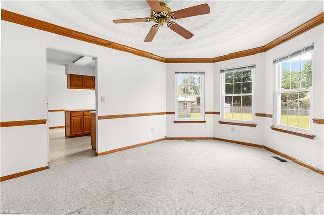 371 Knells Ridge DR, Chesapeake, VA 23320