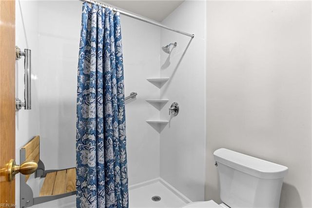 371 Knells Ridge DR, Chesapeake, VA 23320