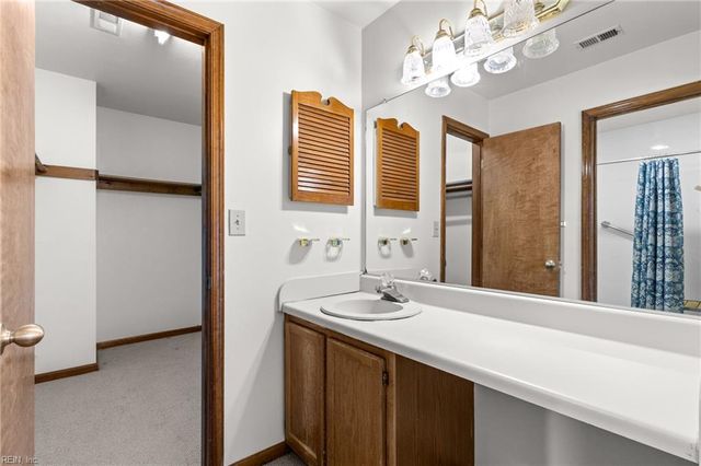 371 Knells Ridge DR, Chesapeake, VA 23320