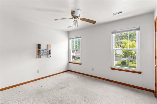 371 Knells Ridge DR, Chesapeake, VA 23320