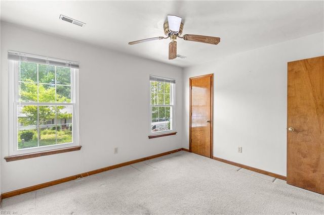 371 Knells Ridge DR, Chesapeake, VA 23320