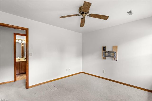 371 Knells Ridge DR, Chesapeake, VA 23320