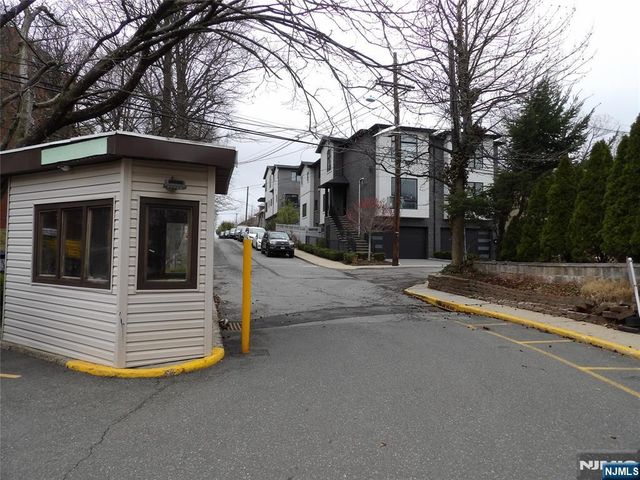 2352 Linwood Avenue 5H, Fort Lee, NJ 07024