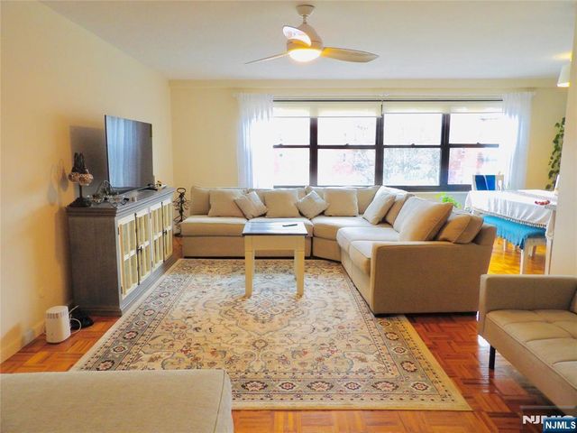 2352 Linwood Avenue 5H, Fort Lee, NJ 07024