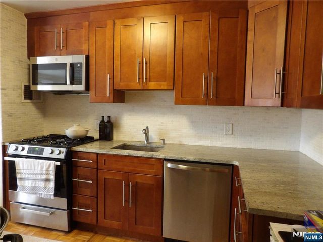 2352 Linwood Avenue 5H, Fort Lee, NJ 07024