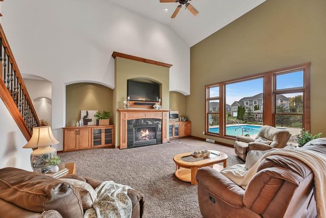 1005 E Oak COURT, Oak Creek, WI 53154