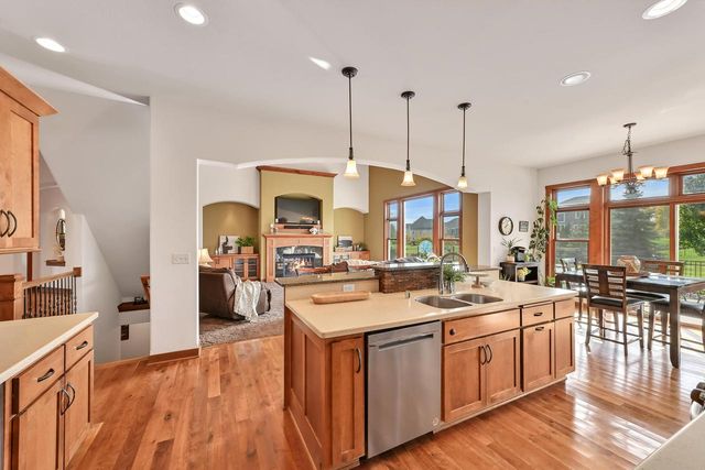 1005 E Oak COURT, Oak Creek, WI 53154