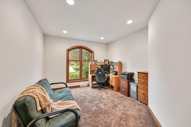 1005 E Oak COURT, Oak Creek, WI 53154