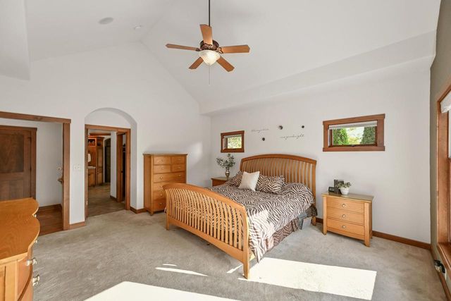 1005 E Oak COURT, Oak Creek, WI 53154