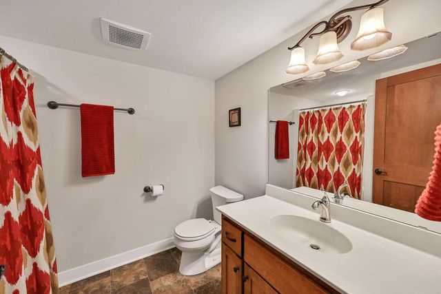 1005 E Oak COURT, Oak Creek, WI 53154