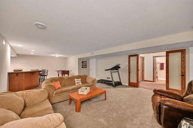 1005 E Oak COURT, Oak Creek, WI 53154