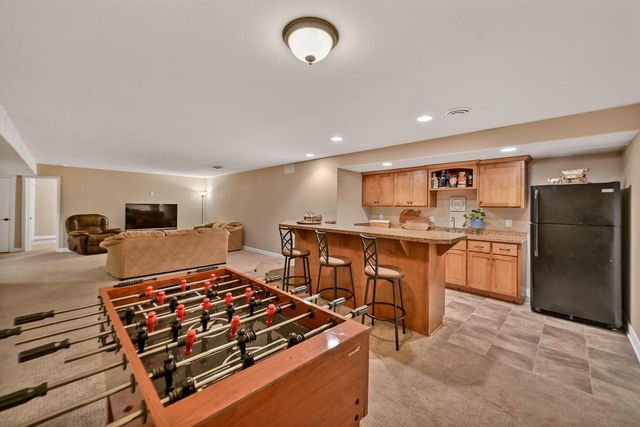 1005 E Oak COURT, Oak Creek, WI 53154