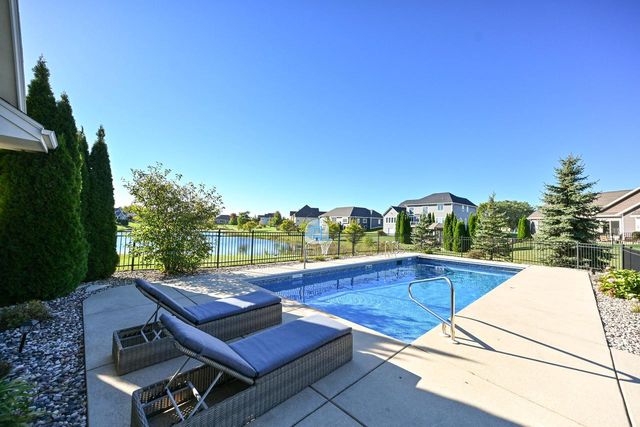 1005 E Oak COURT, Oak Creek, WI 53154