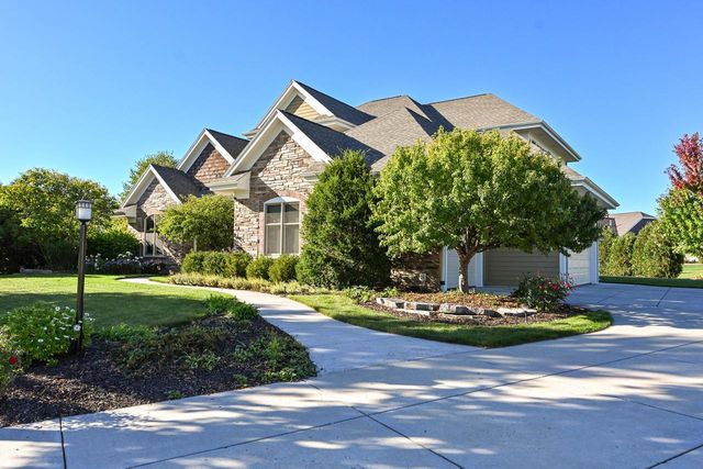 1005 E Oak COURT, Oak Creek, WI 53154