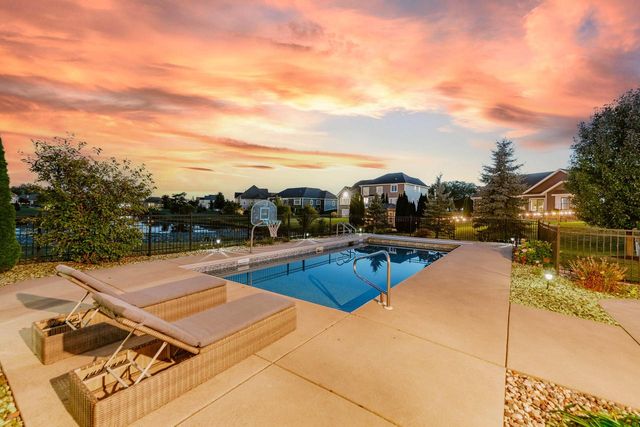 1005 E Oak COURT, Oak Creek, WI 53154