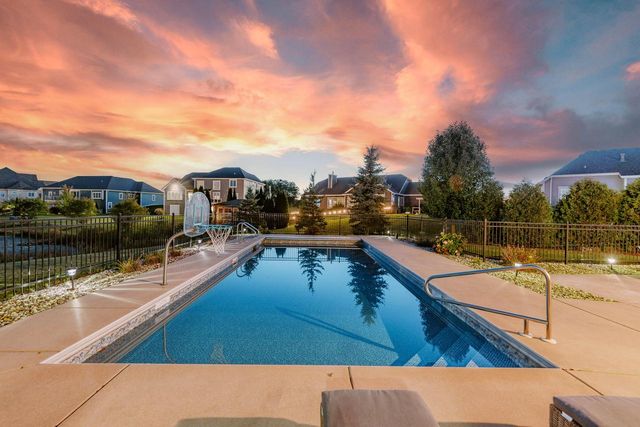 1005 E Oak COURT, Oak Creek, WI 53154