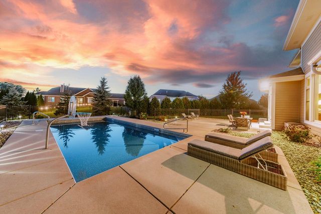 1005 E Oak COURT, Oak Creek, WI 53154