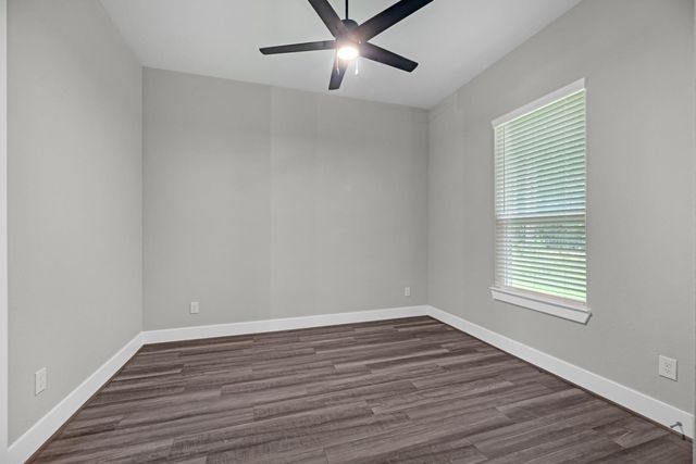 1515 Northern Dr, Dayton, TX 77535