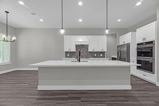 1515 Northern Dr, Dayton, TX 77535