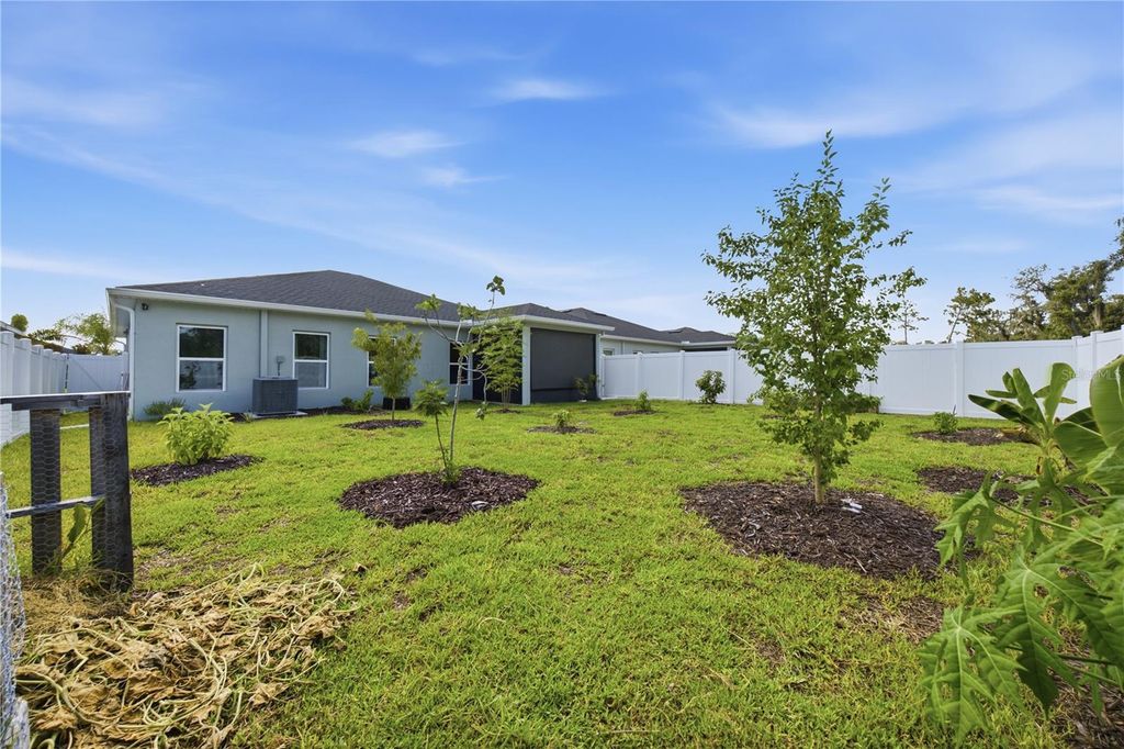 Image 33 of property listing at 822 170TH COURT E, Bradenton, FL 34212