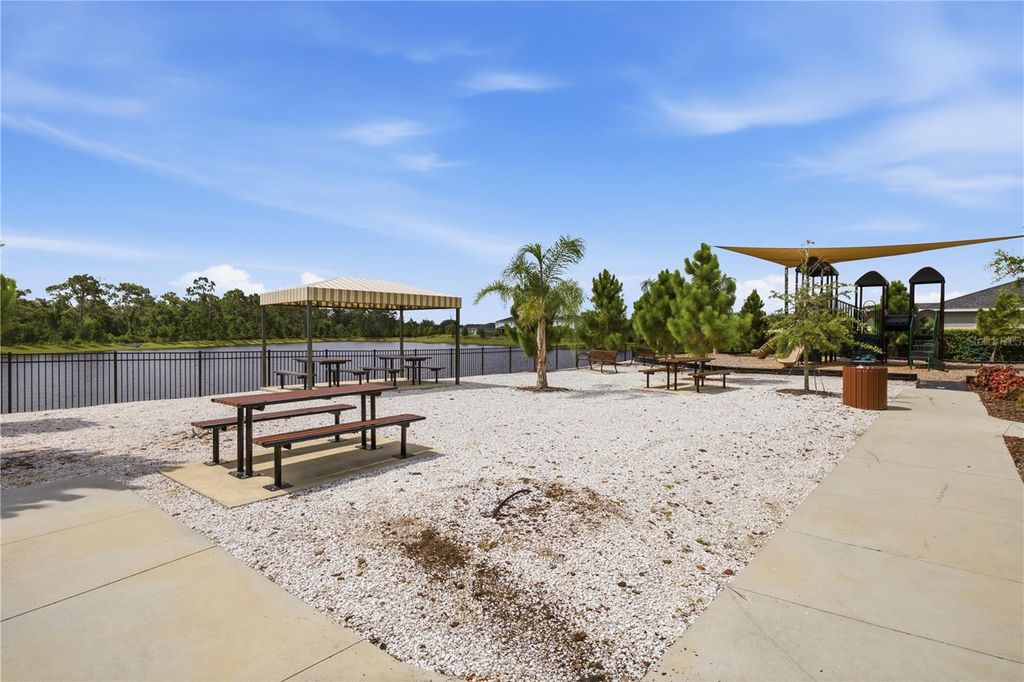 Image 54 of property listing at 822 170TH COURT E, Bradenton, FL 34212