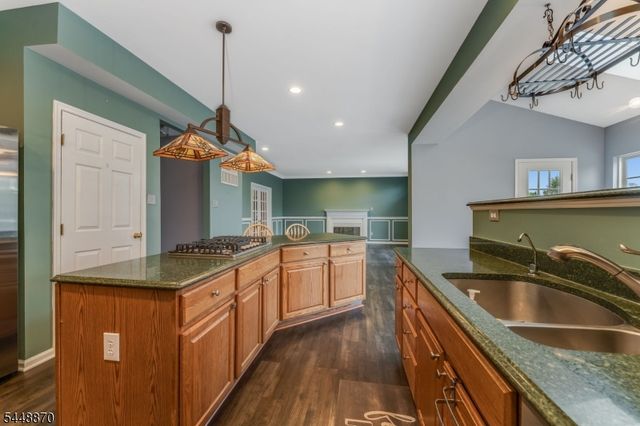 209 Kuhl Rd, Raritan Twp., NJ 08822