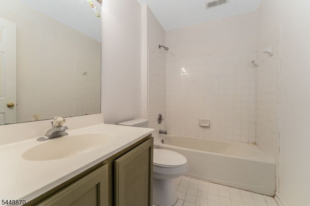 209 Kuhl Rd, Raritan Twp., NJ 08822