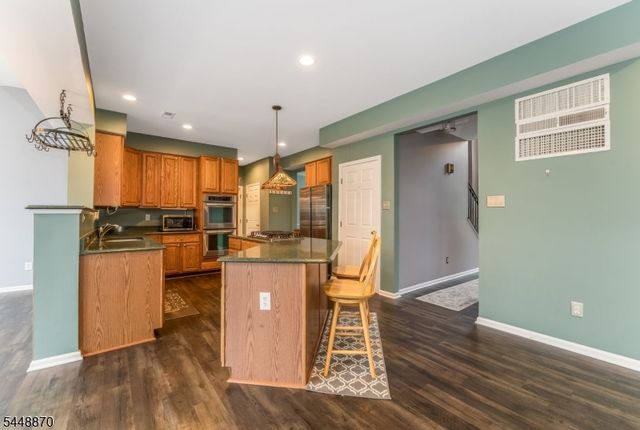 209 Kuhl Rd, Raritan Twp., NJ 08822