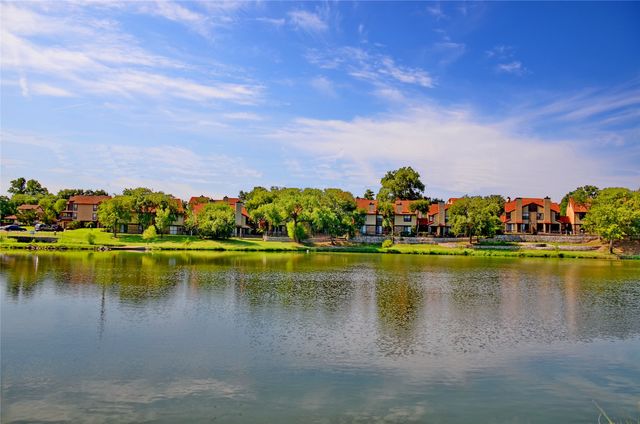 2610 Lakehill Lane 17C, Carrollton, TX 75006