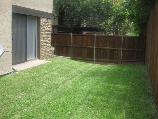 2610 Lakehill Lane 17C, Carrollton, TX 75006