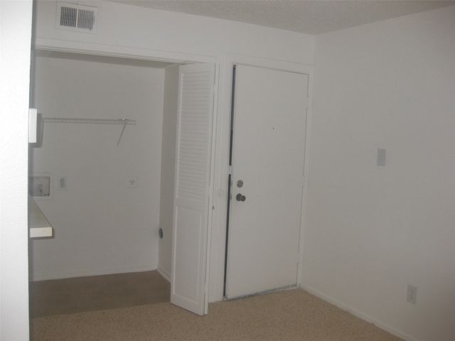 2610 Lakehill Lane 17C, Carrollton, TX 75006