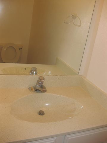 2610 Lakehill Lane 17C, Carrollton, TX 75006