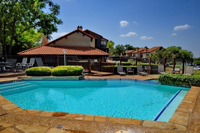 2610 Lakehill Lane 17C, Carrollton, TX 75006