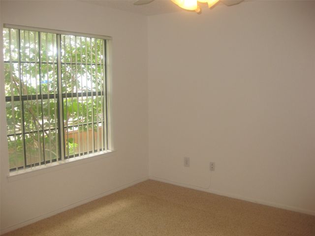 2610 Lakehill Lane 17C, Carrollton, TX 75006