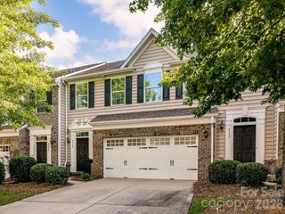9333 Alice Mcginn Drive, Charlotte, NC 28277