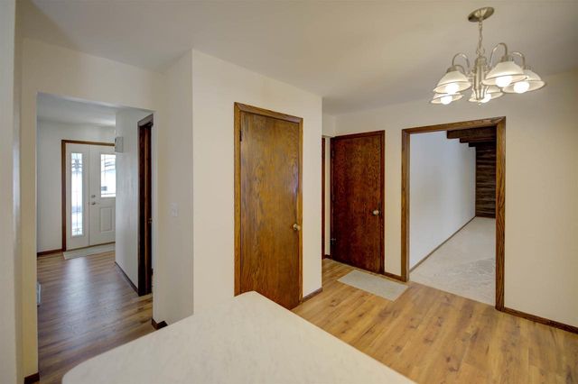 760 KENSINGTON ROAD, Neenah, WI 54956