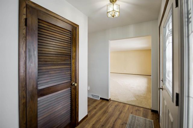 760 KENSINGTON ROAD, Neenah, WI 54956