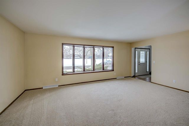 760 KENSINGTON ROAD, Neenah, WI 54956