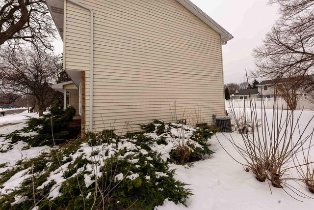 760 KENSINGTON ROAD, Neenah, WI 54956