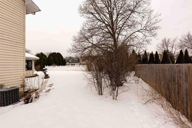 760 KENSINGTON ROAD, Neenah, WI 54956