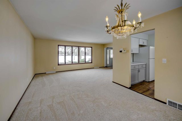 760 KENSINGTON ROAD, Neenah, WI 54956